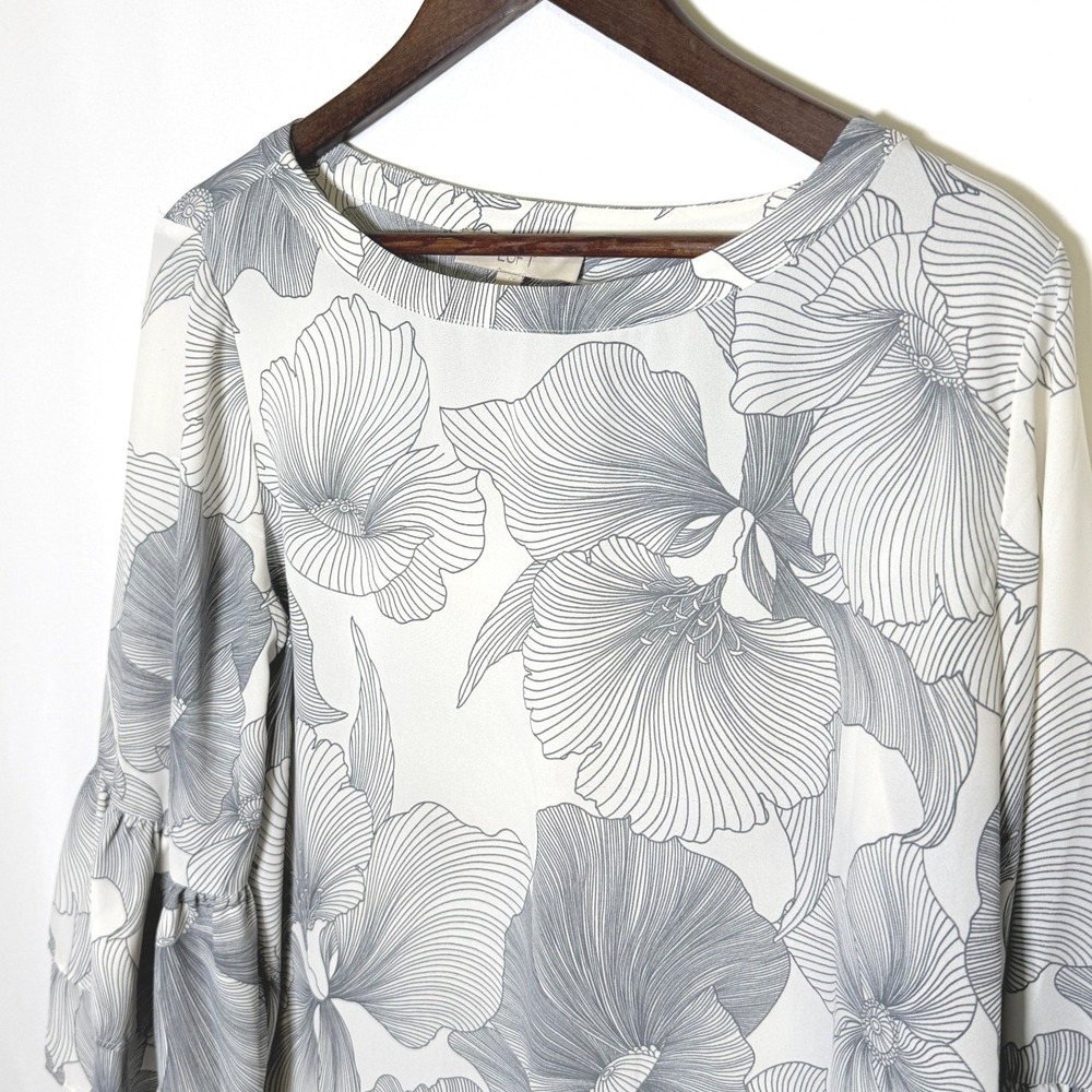 Loft Gray White Floral Tiered Bell Sleeve Blouse Boat Neck Size L